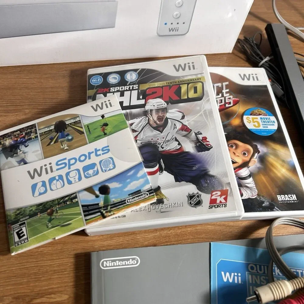 Nintendo Wii Console Boxed Bundle - RVL-001 GameCube Compatible